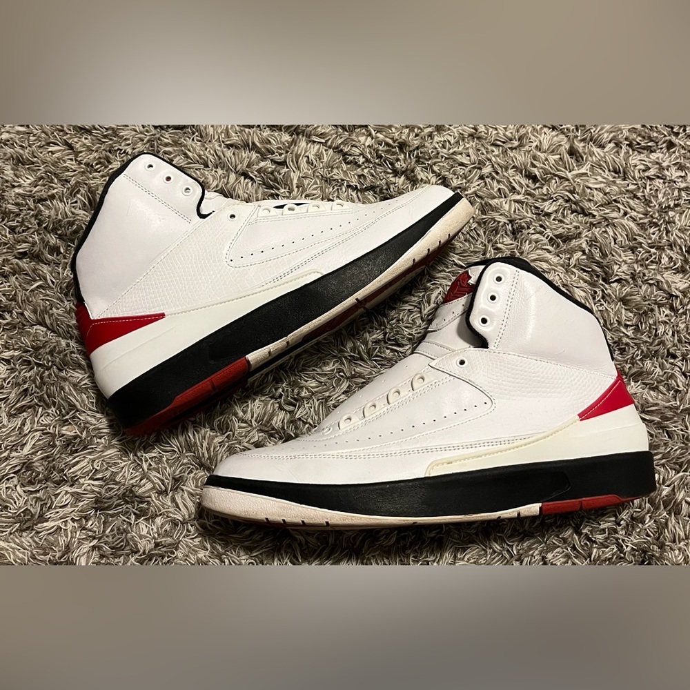 Air Jordan Chicago 2 
Size 10.5